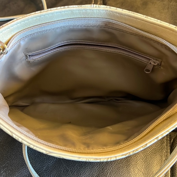 Dove Cream Handbag - Picture 3 of 7